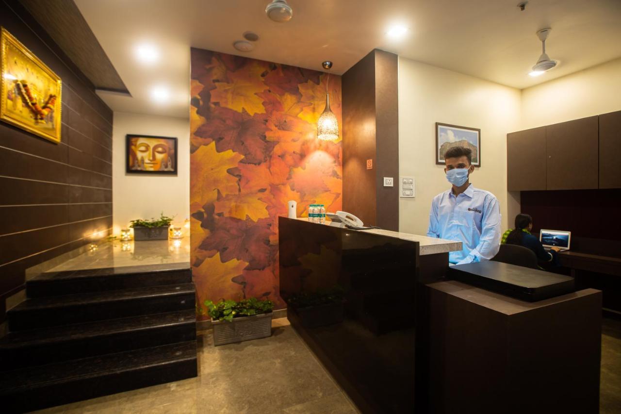 Hotel Singh'S By Wb Inn, Vashi, Нави Мумбай Екстериор снимка