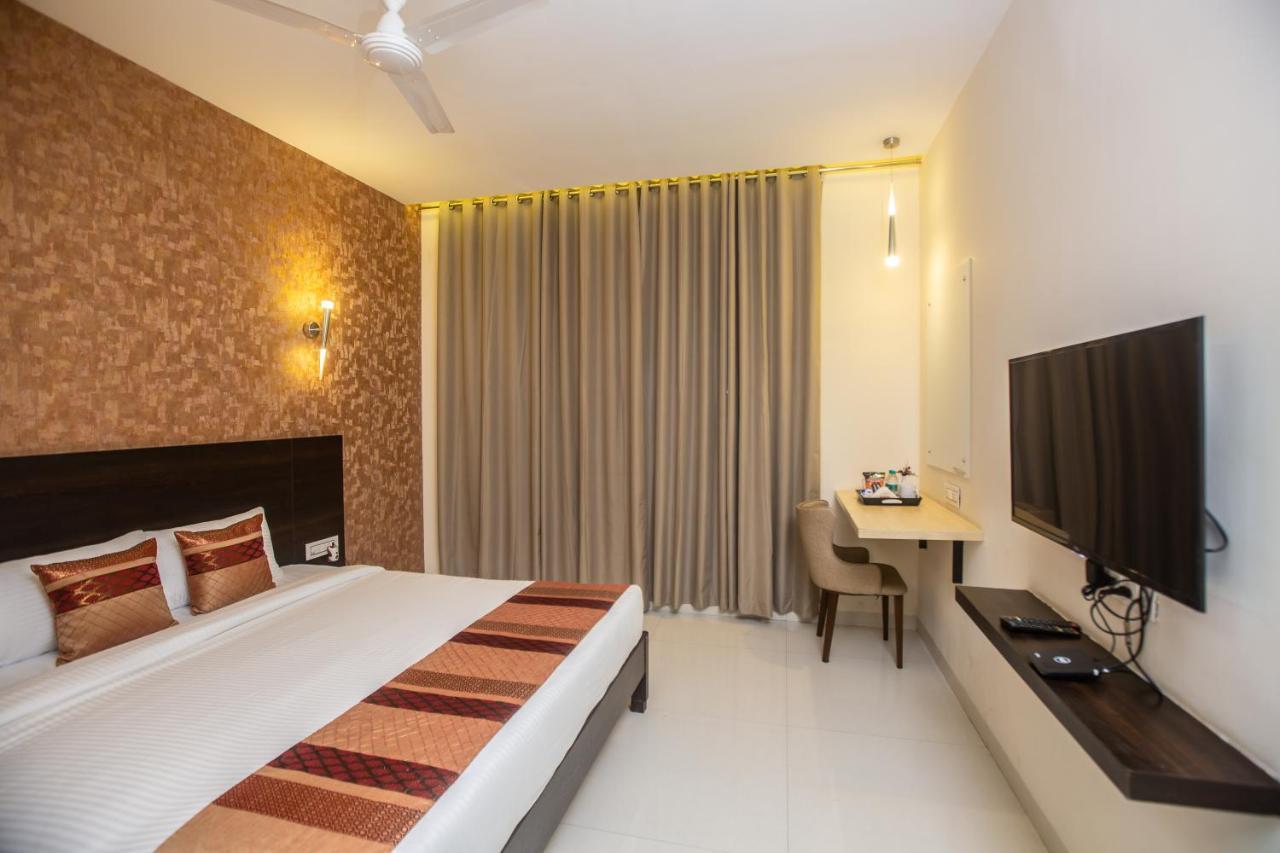 Hotel Singh'S By Wb Inn, Vashi, Нави Мумбай Екстериор снимка