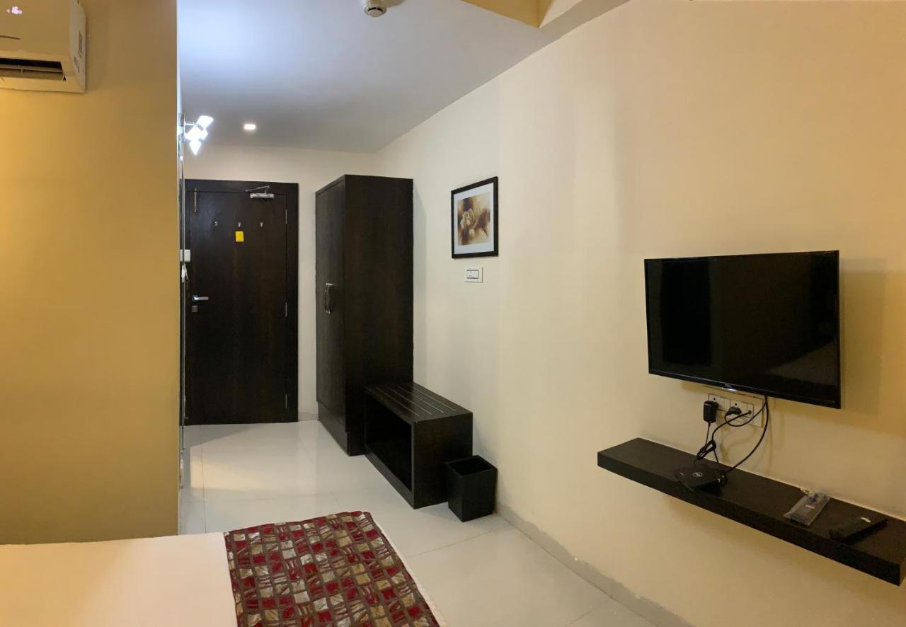 Hotel Singh'S By Wb Inn, Vashi, Нави Мумбай Екстериор снимка