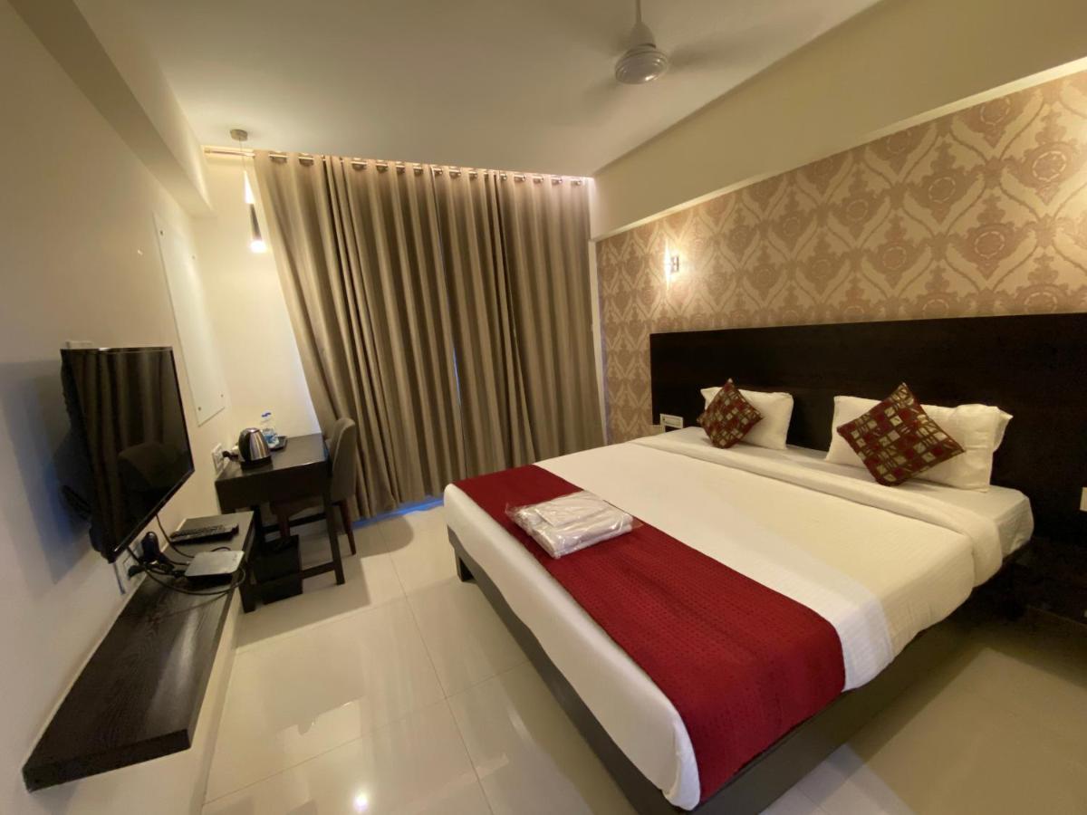 Hotel Singh'S By Wb Inn, Vashi, Нави Мумбай Екстериор снимка