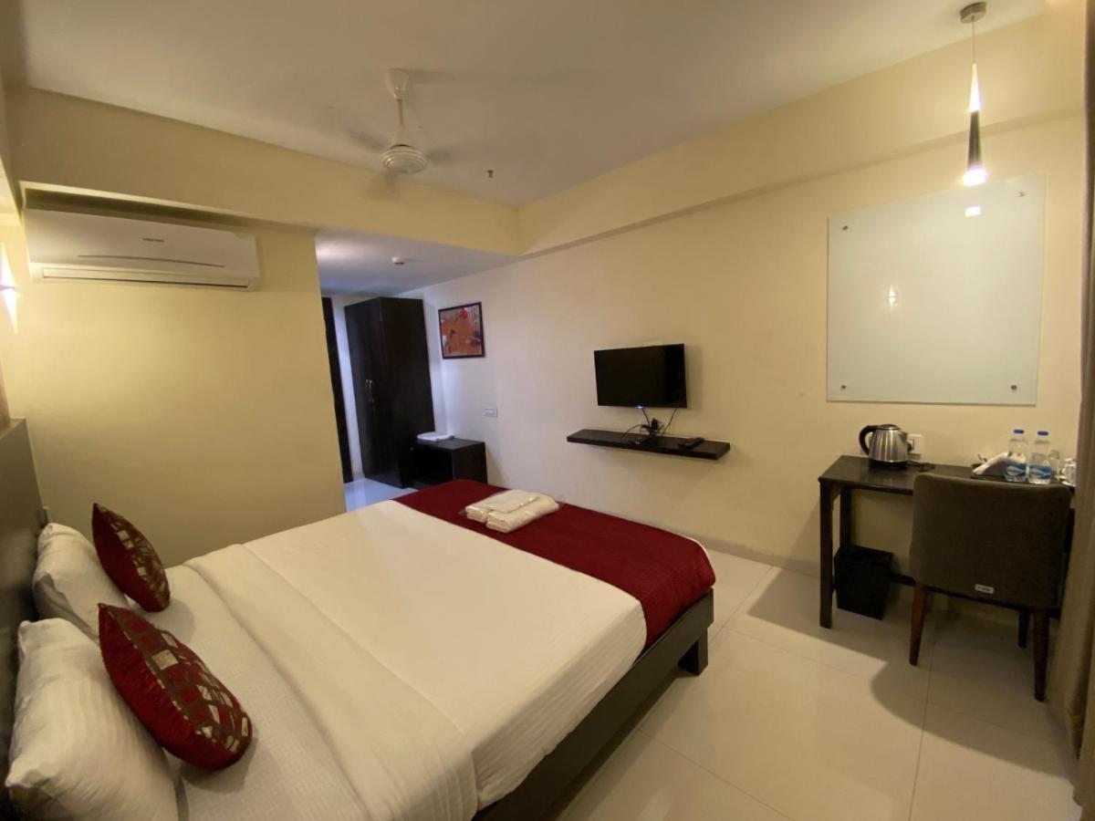 Hotel Singh'S By Wb Inn, Vashi, Нави Мумбай Екстериор снимка