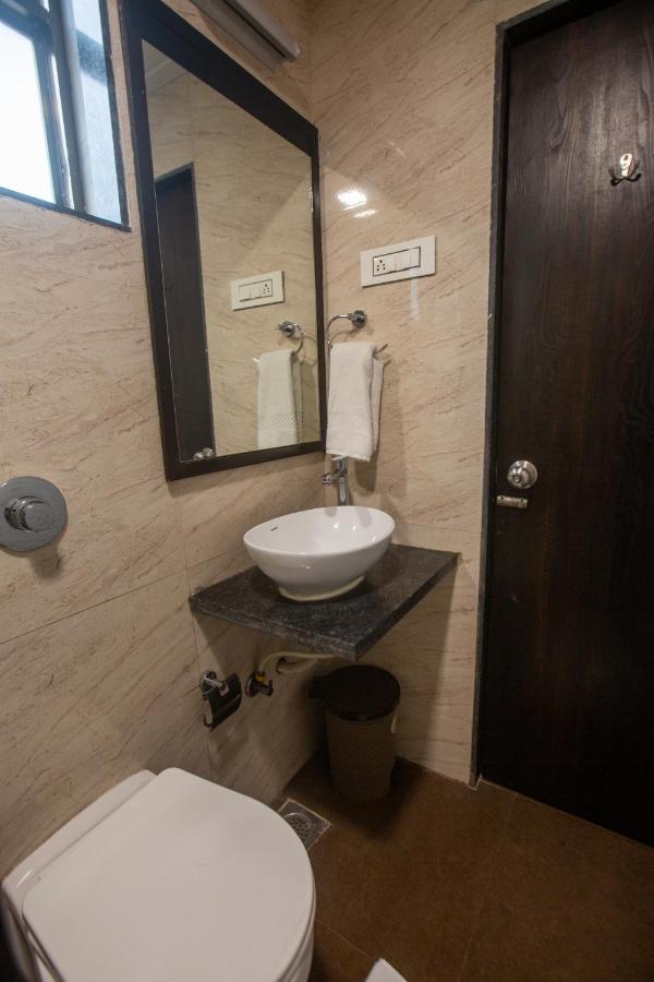 Hotel Singh'S By Wb Inn, Vashi, Нави Мумбай Екстериор снимка