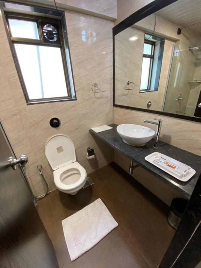 Hotel Singh'S By Wb Inn, Vashi, Нави Мумбай Екстериор снимка