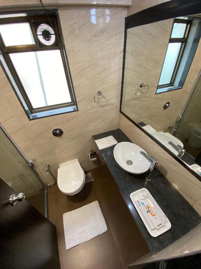 Hotel Singh'S By Wb Inn, Vashi, Нави Мумбай Екстериор снимка