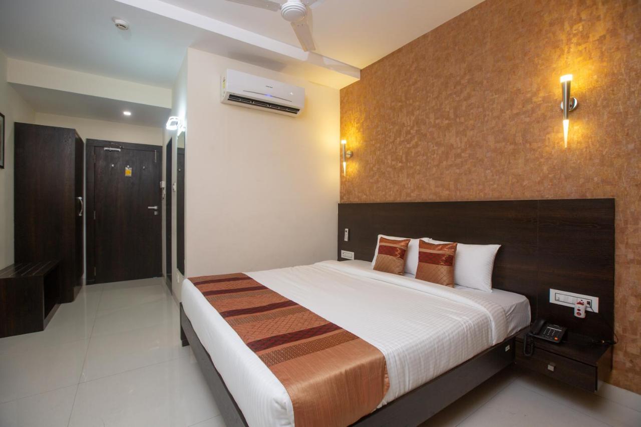 Hotel Singh'S By Wb Inn, Vashi, Нави Мумбай Екстериор снимка