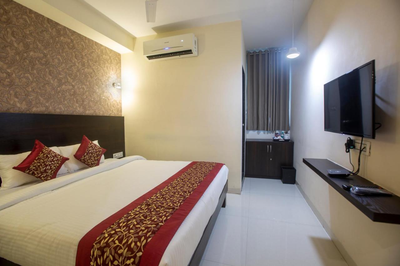 Hotel Singh'S By Wb Inn, Vashi, Нави Мумбай Екстериор снимка