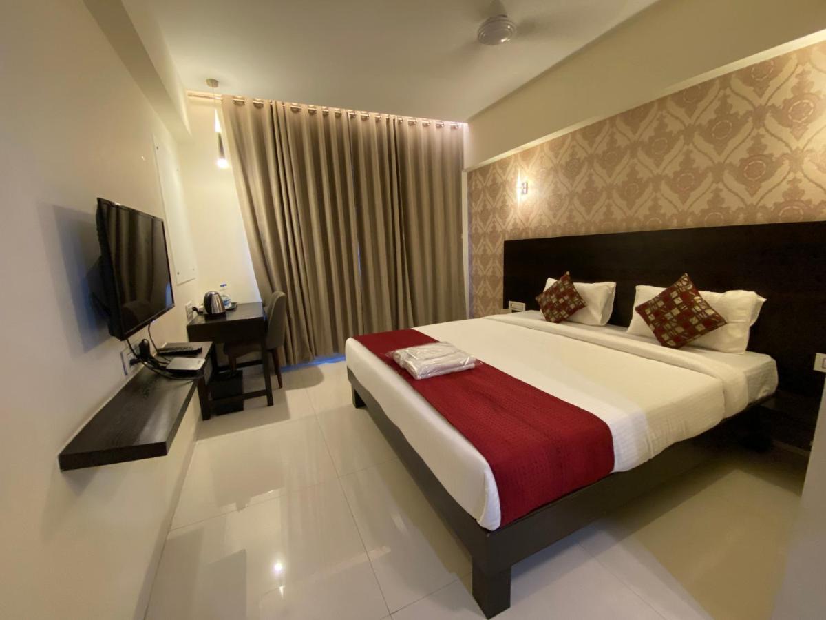 Hotel Singh'S By Wb Inn, Vashi, Нави Мумбай Екстериор снимка