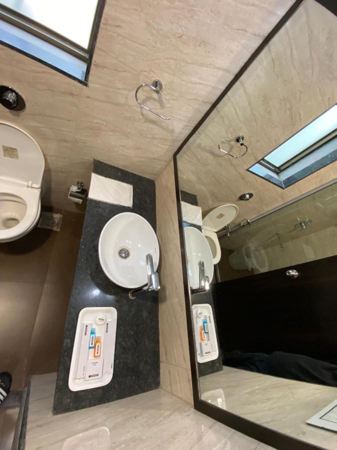 Hotel Singh'S By Wb Inn, Vashi, Нави Мумбай Екстериор снимка