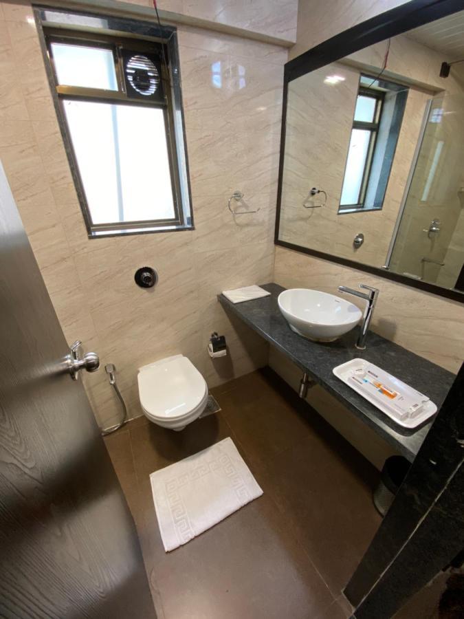 Hotel Singh'S By Wb Inn, Vashi, Нави Мумбай Екстериор снимка