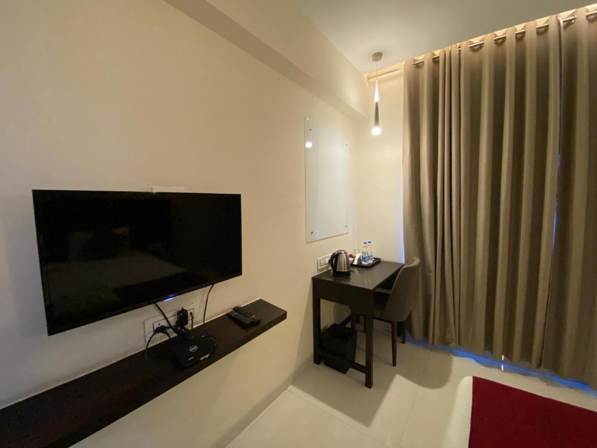Hotel Singh'S By Wb Inn, Vashi, Нави Мумбай Екстериор снимка