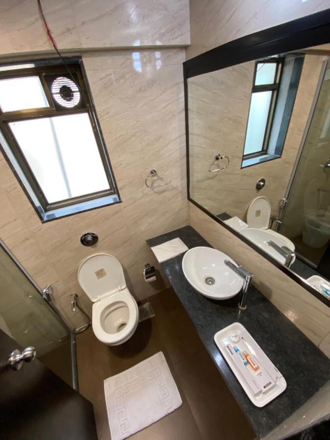 Hotel Singh'S By Wb Inn, Vashi, Нави Мумбай Екстериор снимка