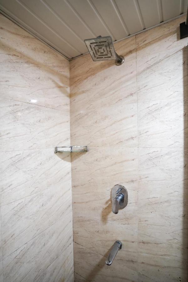 Hotel Singh'S By Wb Inn, Vashi, Нави Мумбай Екстериор снимка