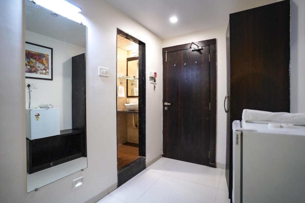 Hotel Singh'S By Wb Inn, Vashi, Нави Мумбай Екстериор снимка