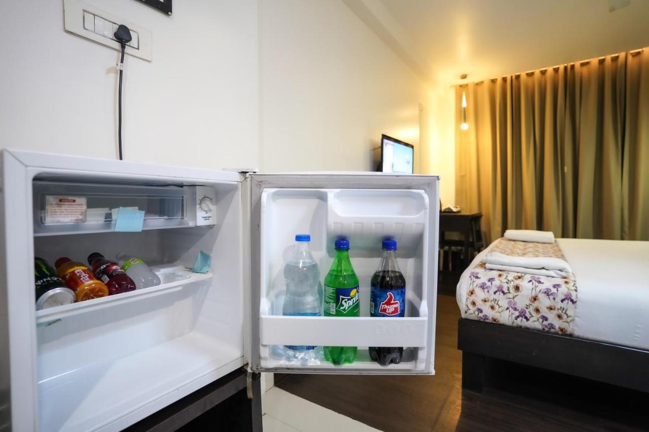 Hotel Singh'S By Wb Inn, Vashi, Нави Мумбай Екстериор снимка