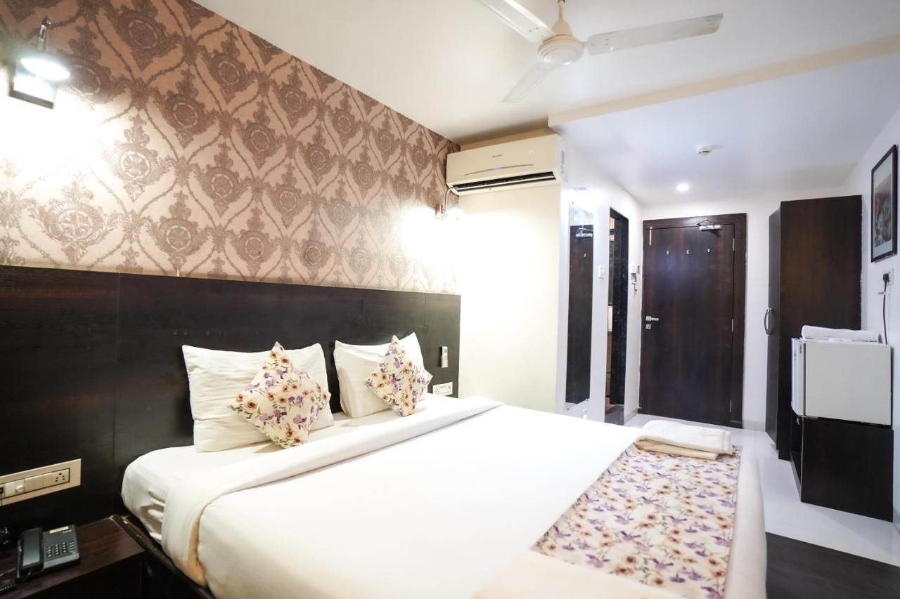 Hotel Singh'S By Wb Inn, Vashi, Нави Мумбай Екстериор снимка